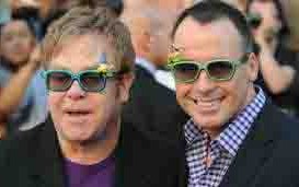 Pekan Ini Elton John Nikahi Pasangan Gaynya