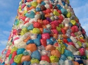 Mungkin Ini Dekorasi Pohon Natal Terburuk di Inggris