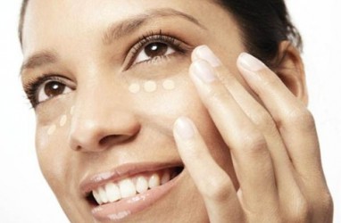 Tips Samarkan Lingkaran Hitam Pada Mata dengan Makeup