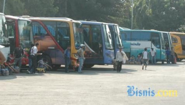 LIBUR NATAL DAN AKHIR TAHUN: Banyak Bus dari Jawa Tengah Terlambat Masuk Jakarta