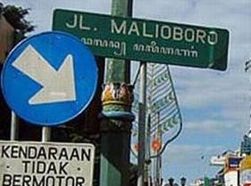 LIBURAN AKHIR TAHUN 2014: Malioboro Diserbu Wisatawan, Keuntungan Pedagang Melimpah