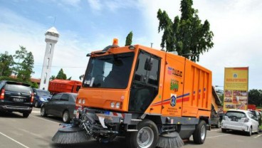 JAKARTA NIGHT FESTIVAL 2015: 21 Mobil Penyapu Jalan Otomatis Diturunkan