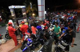 HARGA BBM: Subsidi Premium Dicabut, Harga Turun Jadi Rp7.600/Liter