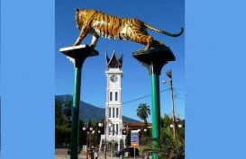 MALAM TAHUN BARU: Akses ke Jam Gadang, Bukittinggi, Tertutup untuk Kendaraan