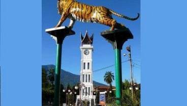 MALAM TAHUN BARU: Akses ke Jam Gadang, Bukittinggi, Tertutup untuk Kendaraan