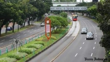 MALAM TAHUN BARU, Jl Sudirman Terpantau Lengang