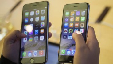 Duh, Pria Ini Ikatkan 94 iPhone di Tubuhnya