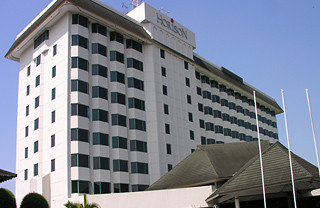 Menghalau Lesunya Bisnis MICE