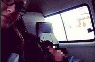 Selfie dengan Pasien Sekarat, Perawat Ini Dipecat