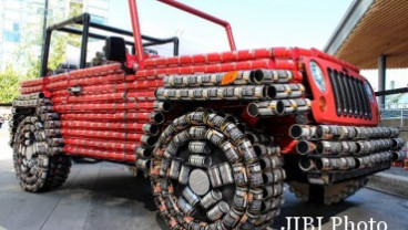 Ini Dia Jeep Wrangler dari Botol Bekas