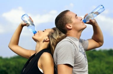Seberapa Banyak Air yang Harus Kita Minum Tiap Hari?