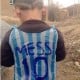 Bocah Irak Pakai Seragam Messi dari Kantong Plastik