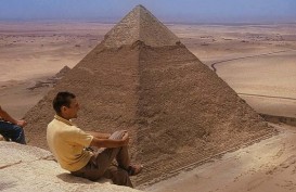 Berpetualang di Perut Piramid Khufu Ala Indiana Jones
