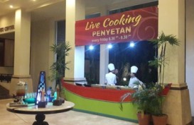 Hotel Santika Cirebon Launching Live Cooking Penyetan