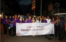 Grand Tjokro Hotel Bandung Berbagi 1.000 Takjil dan Nasi Bungkus
