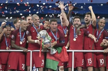 Gol Telat Eder Antarkan Portugal Juara Piala Eropa