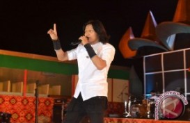 Gigi Bakal Ciptakan Lagu tentang Bandung