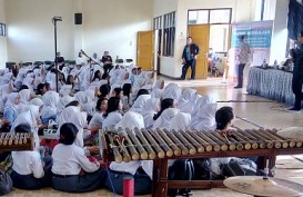 Bio Farma Tularkan Ilmu Tata Kelola Keuangan ke Siswa SMKN 1 Bandung