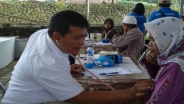 Bio Farma Berikan Pengobatan Gratis di Kampung Kokol Tasikmalaya