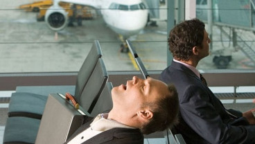 Bagaimana Cara Mengatasi Jet Lag? Berikut Tips dari Pilot Berpengalaman
