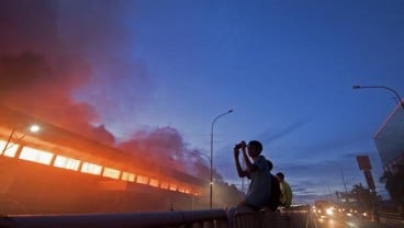 Pegawai Negeri Sumbar Urunan, Bantu Pedagang Minang Korban Kebakaran Senen