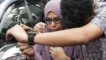 Patrialis Akbar Ditangkap : Beliau Religius, Masa Begitu Sih…
