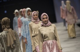 INDONESIA FASHION WEEK 2017: Lima Desainer Pamerkan Tren Busana Syar'i