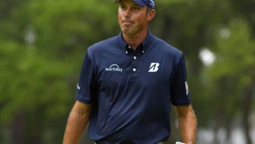 Kuchar Memimpin Satu Pukulan di Golf Phoenix Open