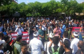 TAKSI ONLINE:  Lakukan Aksi Protes, Operator Konvensional Mogok Operasi di Makassar