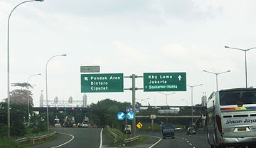 Akses GT Pondok Aren Diminati Walau Macet