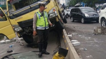 LALU LINTAS PADAT: Terjadi Kecelakaan Di Tiga Lokasi Pagi Ini