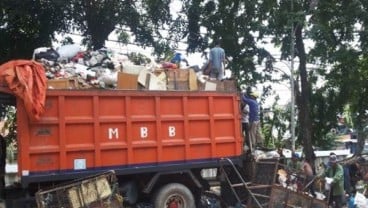 71 Truk Sampah di Bekasi Rusak