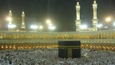 Seorang Pria Coba Bakar Diri di Samping Kabah