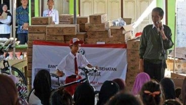 Bagikan KIP di Ambon, Jokowi: Jangan Buat Beli Pulsa