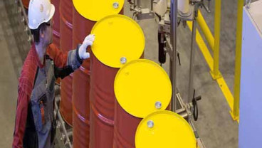 HARGA MINYAK: Permintaan Bensin Melonjak, WTI & Brent Menguat