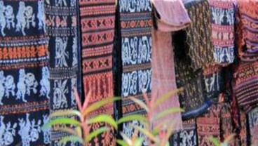 Giliran Songket dan Tenun Betawi yang Unjuk Gigi