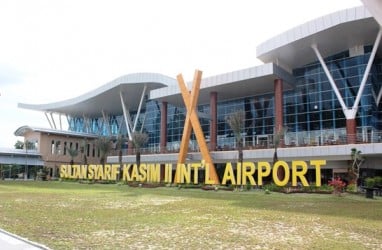 Runway Bandara Sultan Syarif II Diperbaiki, Penerbangan Terganggu