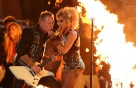 Grammy Awards 2017 : Semburan Api Saat Lady Gaga & Metallica Beraksi