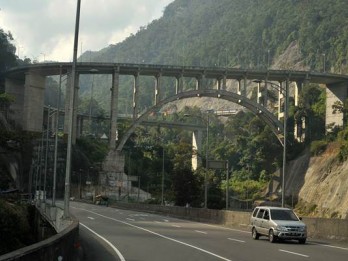 Jembatan Kelok Sembilan Memperlancar Transportasi Sumatra