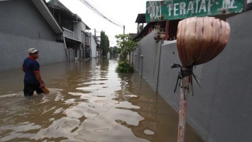 BEKASI BANIR : Perumahan Dosen IKIP Terendam 1,3 Meter