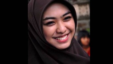 Okky Setiana Dewi: Tren Syar'i Sepanjang Masa