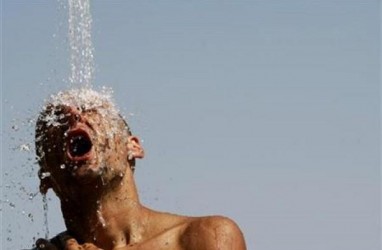 Sulit Tidur? Coba Mandi di Malam Hari