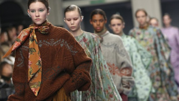 Romantisme Musim Dingin di London Fashion Week 2017