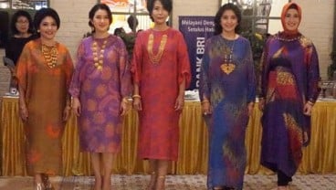 Alleira Batik dan Kemenlu Promosi Batik Bohemian Chic