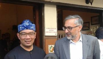 Rapat di Kedai Kopi, Ridwan Kamil Ngopi Bareng Dubes Inggris