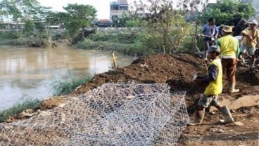 Tanggul Kali Bekasi Ambles, 2 Ruangan SD Pekayon Dikosongkan