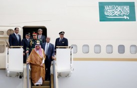 Eskalator Rusak, Raja Salman Turun Dengan Lift