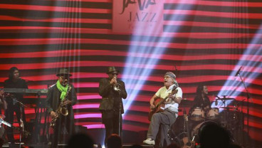 Iwan Fals Tampil Habis-habisan di Java Jazz Festival 2017