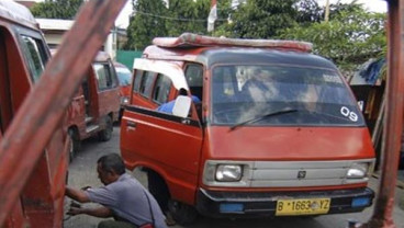 Sopir Angkot di Tangerang Tolak Taksi “Online”