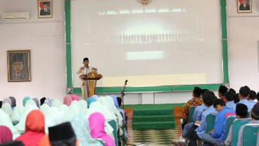 Kuliah Umum di Pesantren, Emil: Santri Harus Melek Teknologi